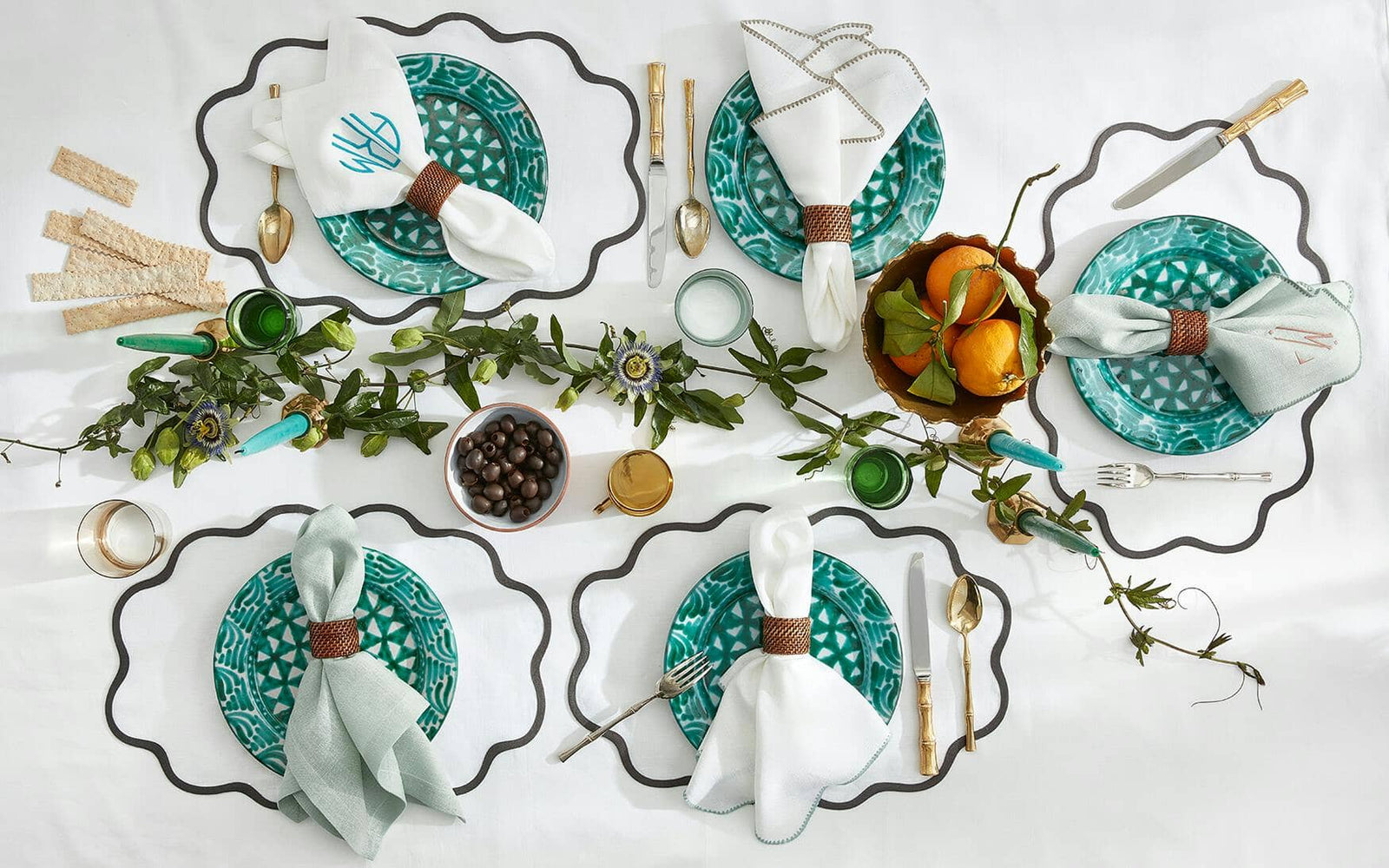 Scallop Edge Napkin - set of 4