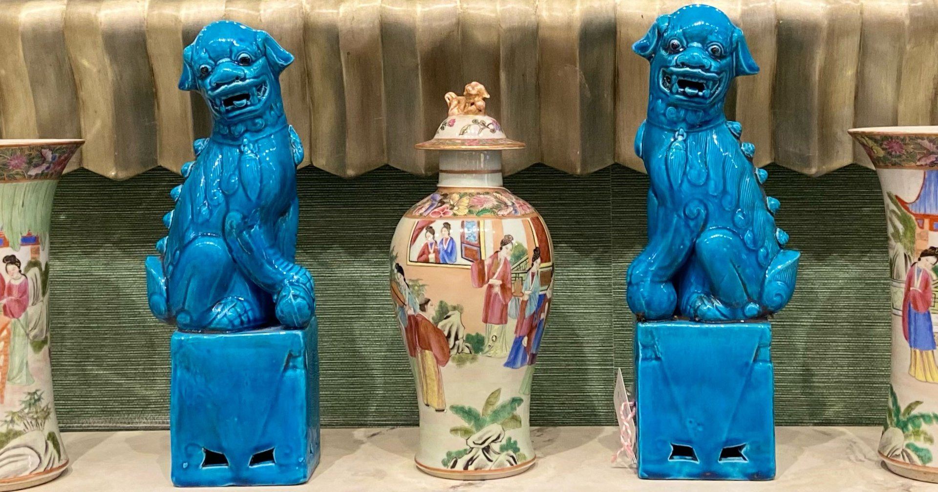 Foo Dogs