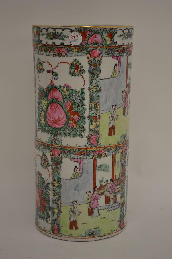 ROSE MEDALLION UMBRELLA STAND - Salisbury & Manus