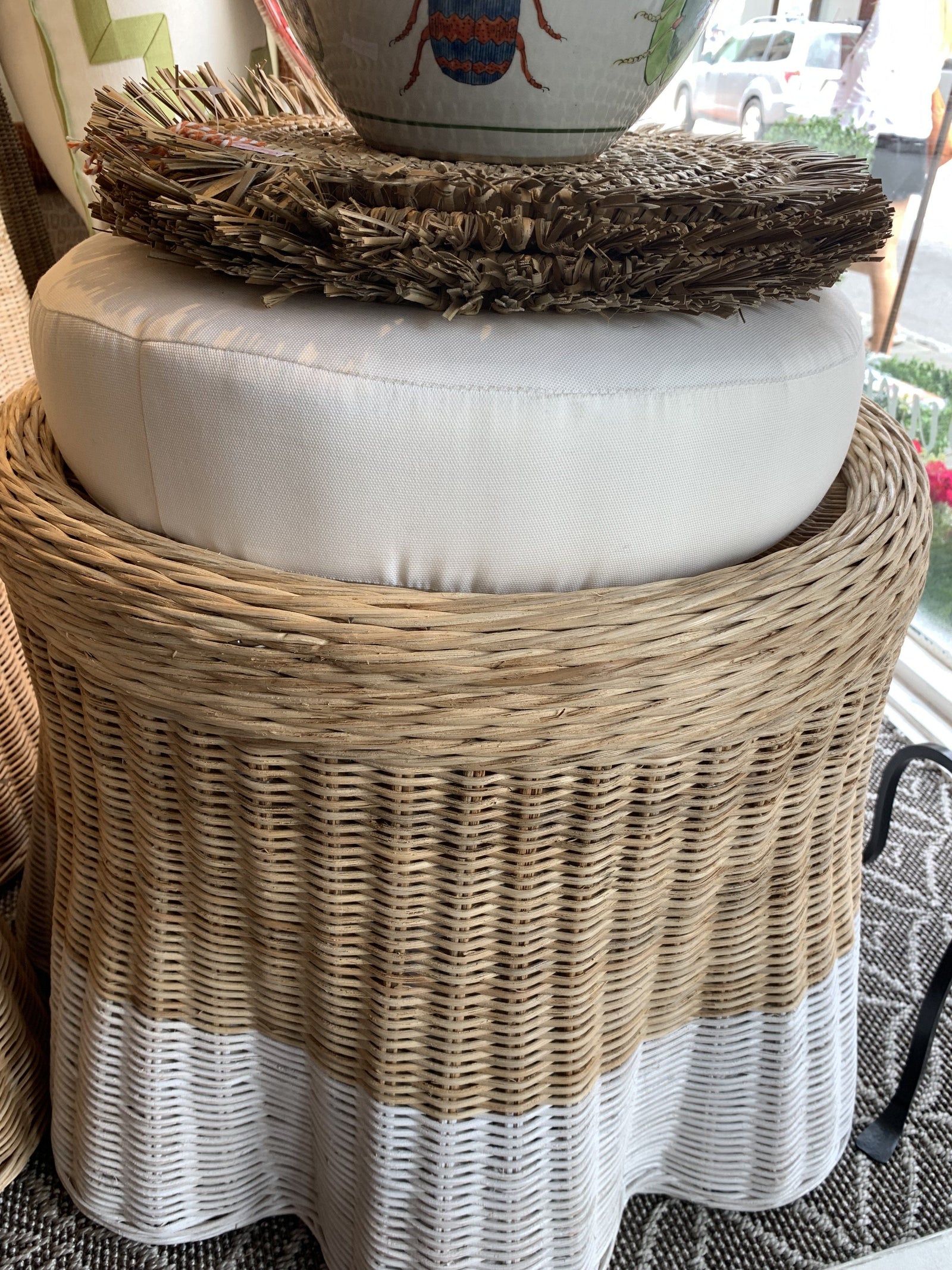 Wicker Scallop Round Ottoman Natural/White - Salisbury & Manus